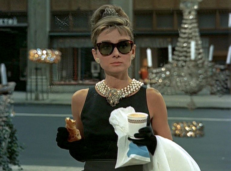 breakfast-at-tiffanys-chandelier