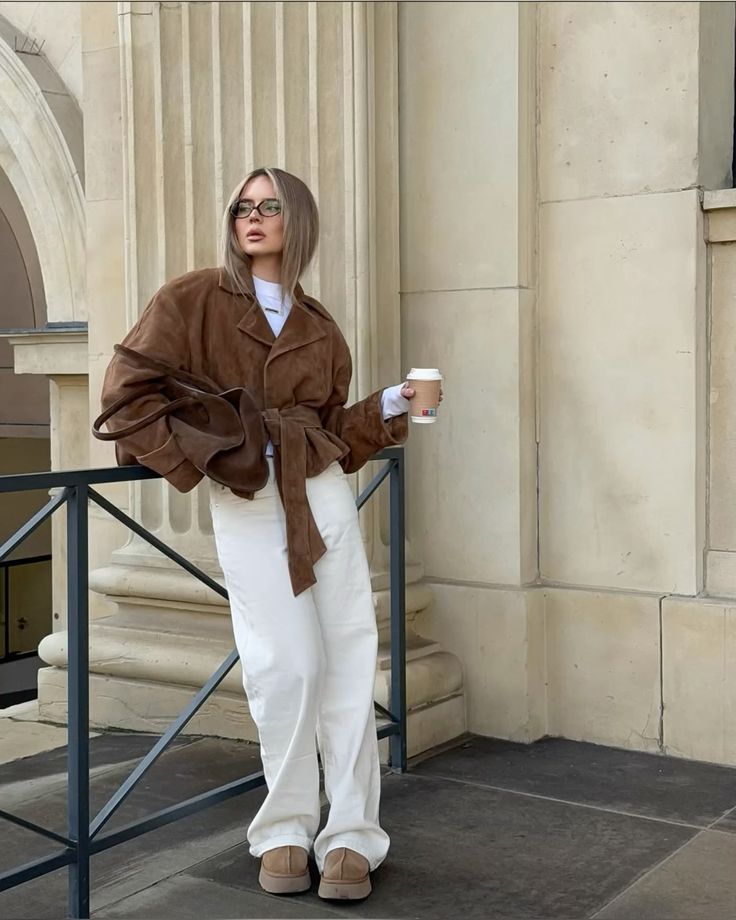 braon jakne od prevrnute kože